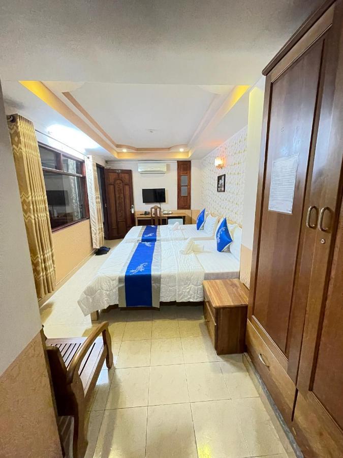 Khach San Hong Phat Ho Chi Minh City Exterior photo